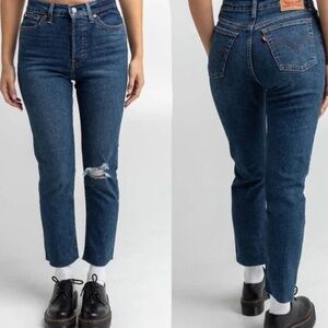 Levi's Wedgie Fit Straight Raw Hem Jeans, Size 26